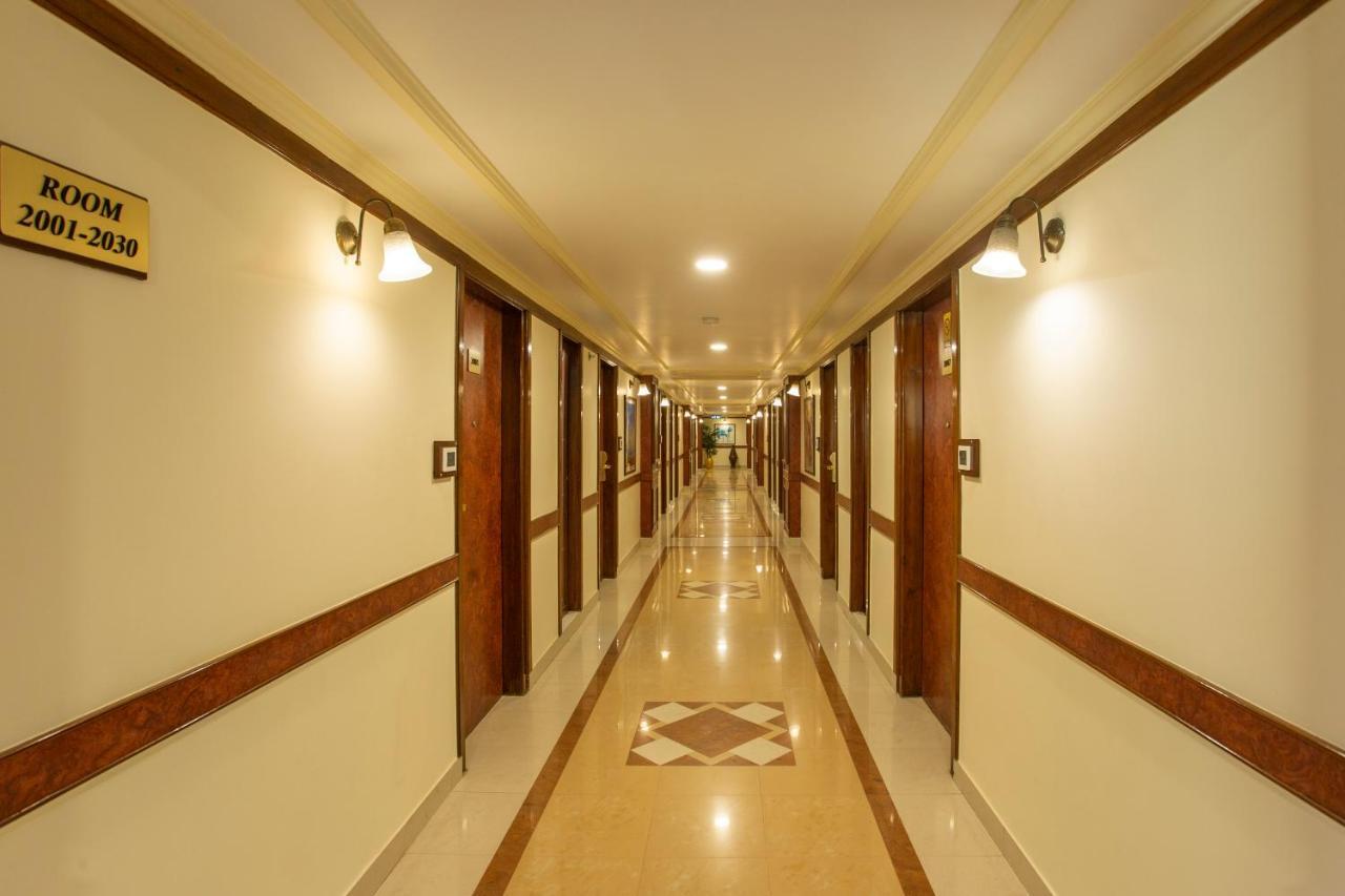 Hotel The Grand Regency à Rajkot Extérieur photo