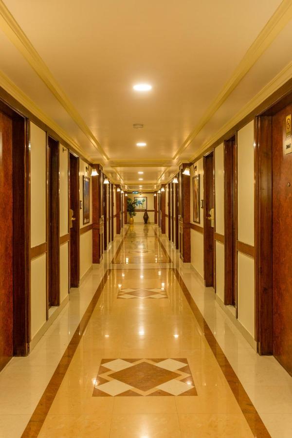 Hotel The Grand Regency à Rajkot Extérieur photo