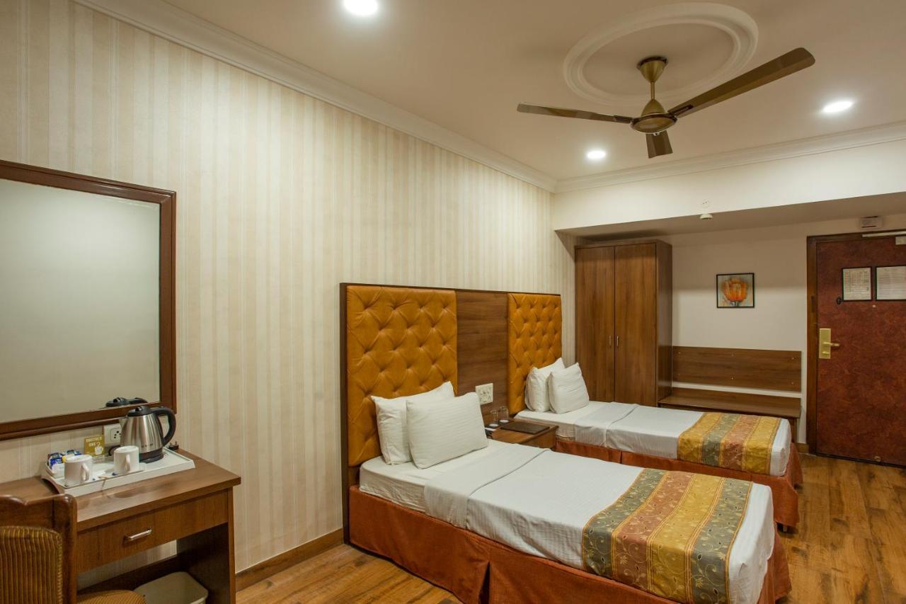 Hotel The Grand Regency à Rajkot Extérieur photo