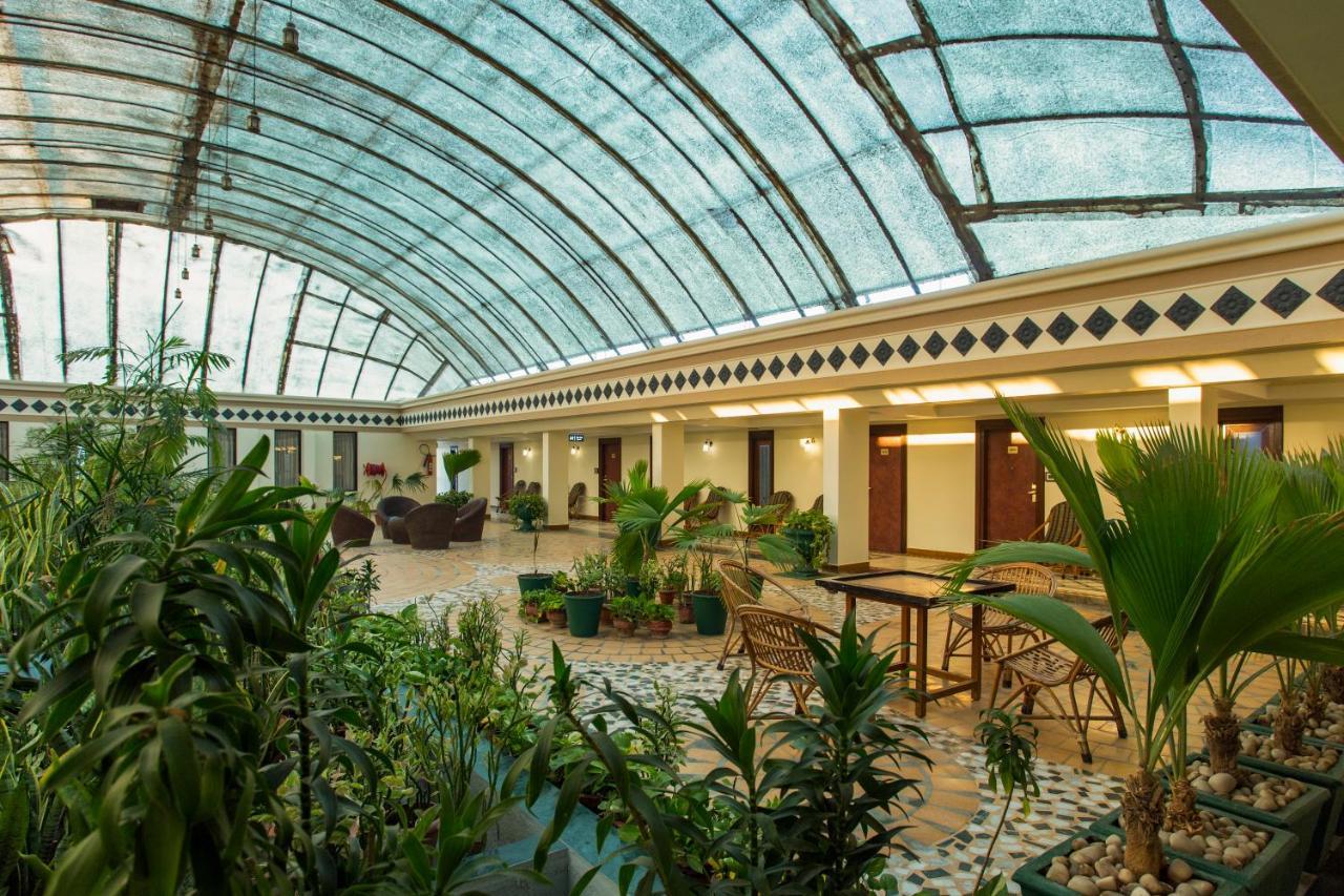 Hotel The Grand Regency à Rajkot Extérieur photo