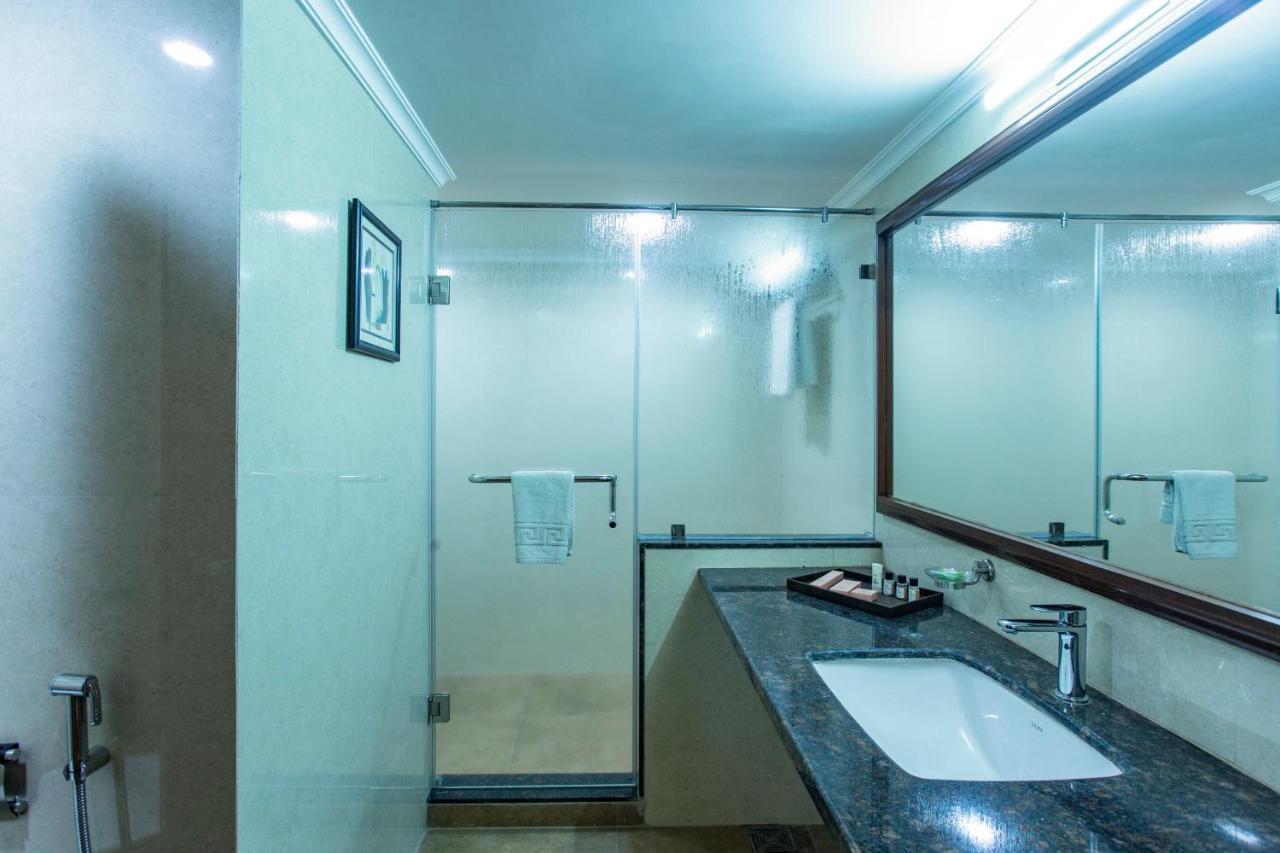 Hotel The Grand Regency à Rajkot Extérieur photo