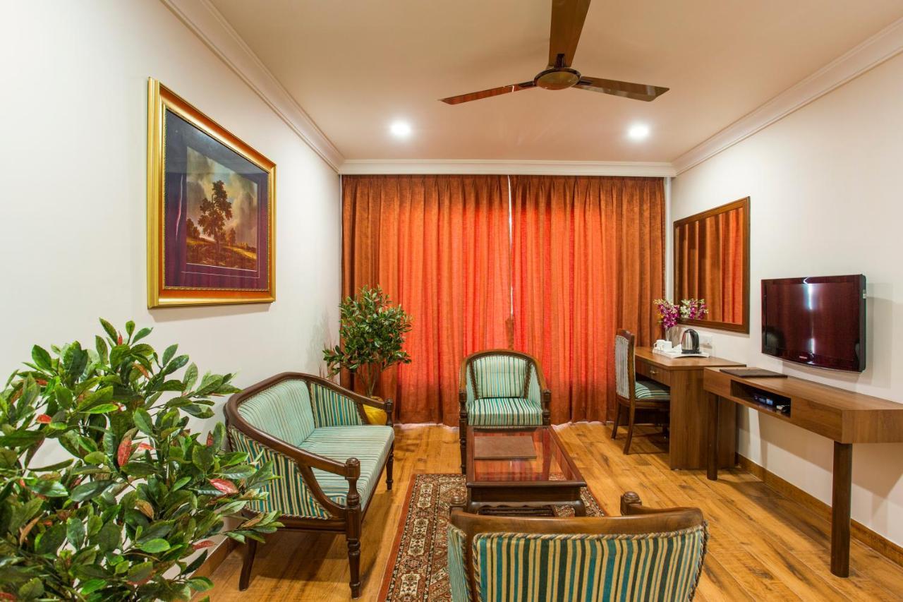 Hotel The Grand Regency à Rajkot Extérieur photo