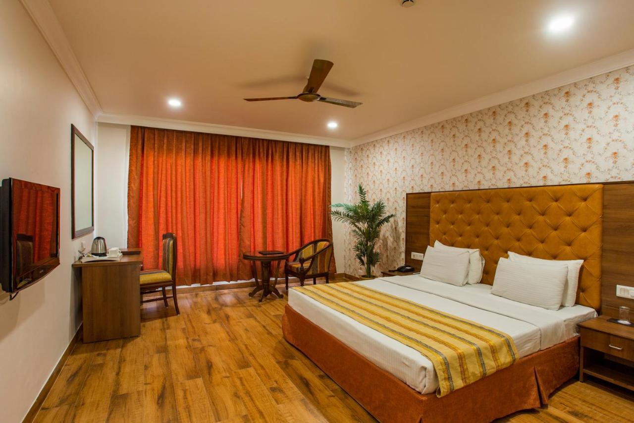 Hotel The Grand Regency à Rajkot Extérieur photo