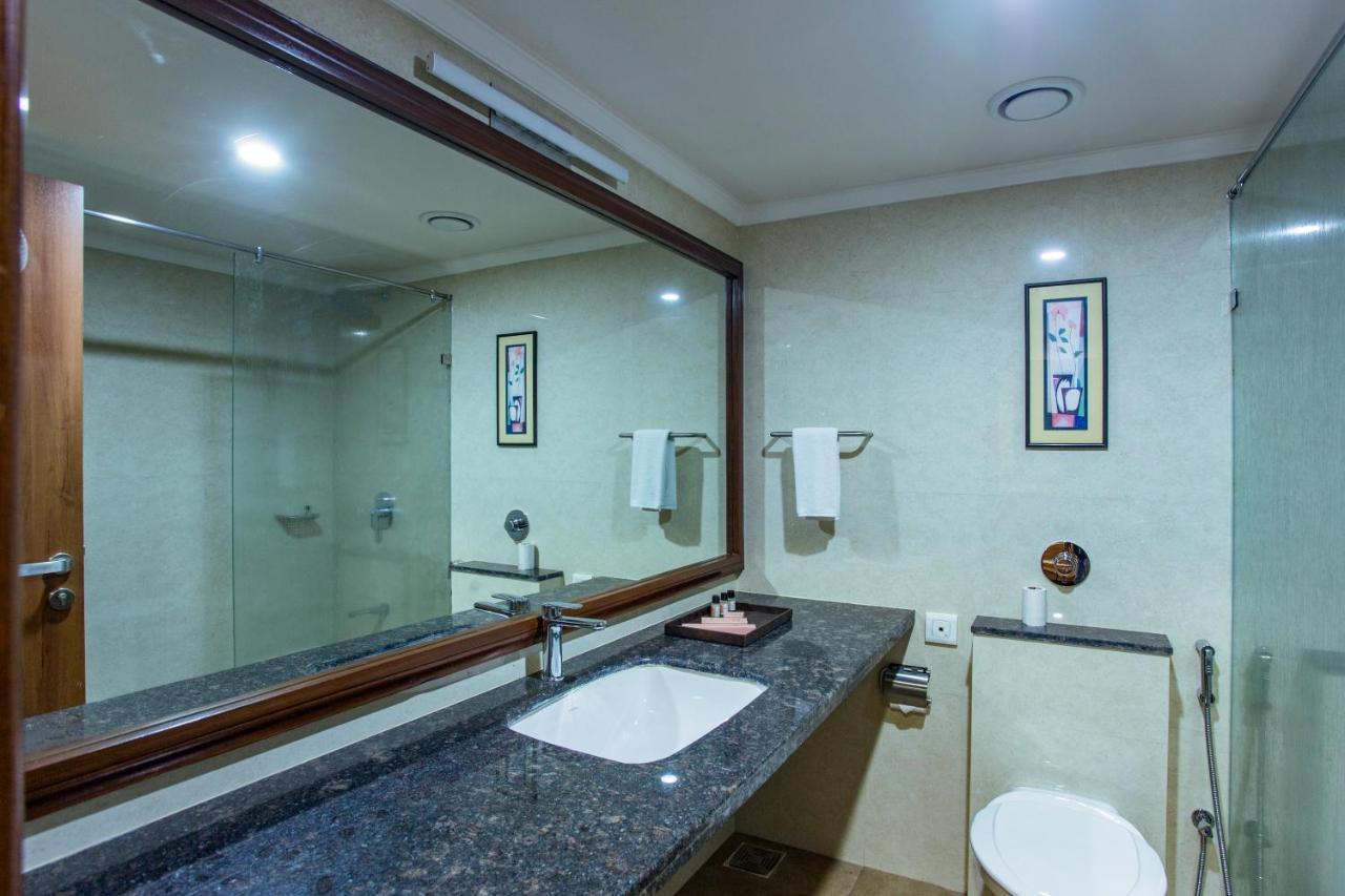 Hotel The Grand Regency à Rajkot Extérieur photo