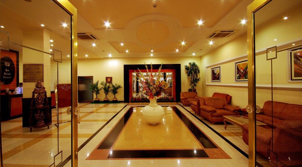 Hotel The Grand Regency à Rajkot Extérieur photo