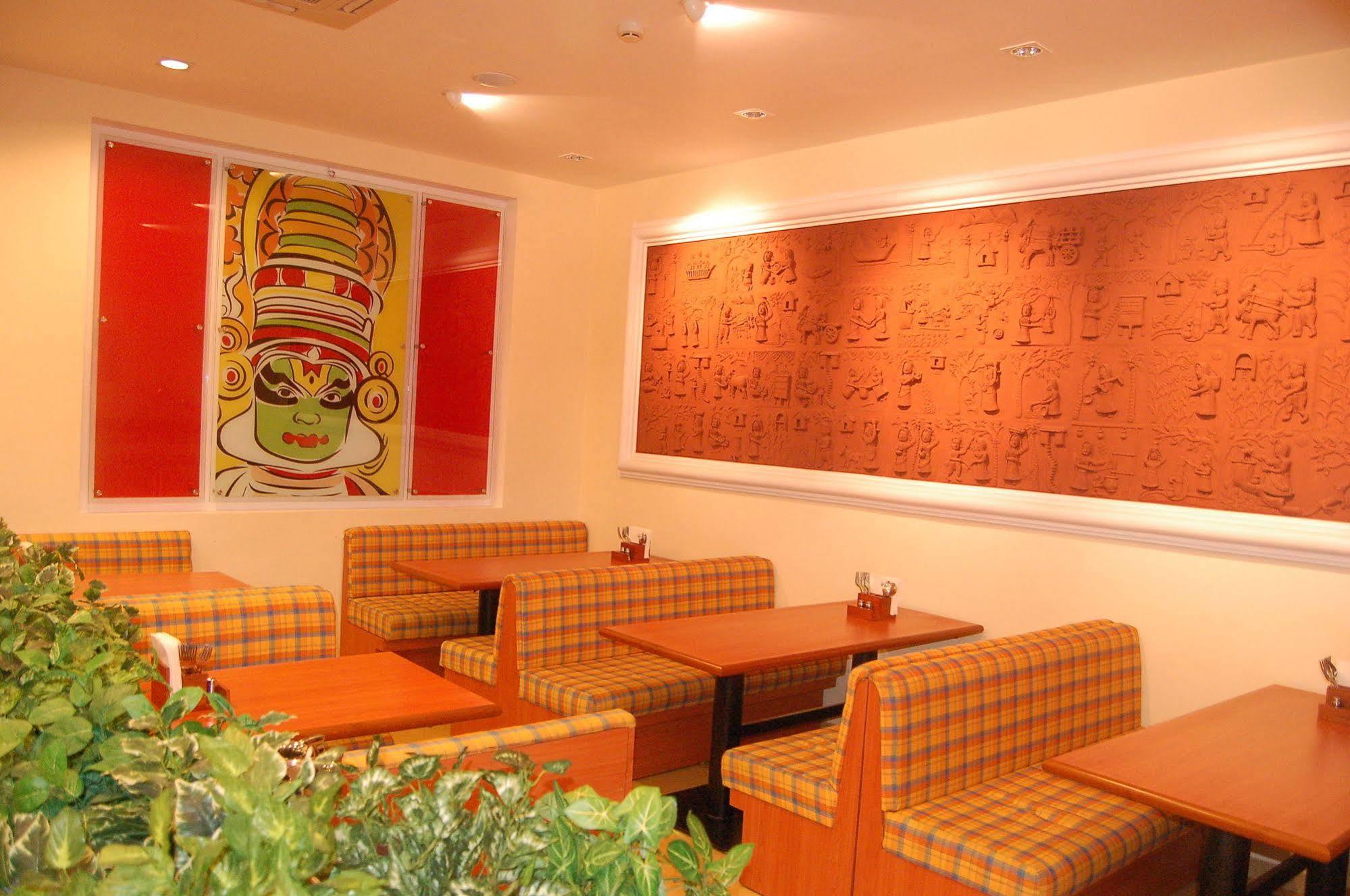 Hotel The Grand Regency à Rajkot Extérieur photo